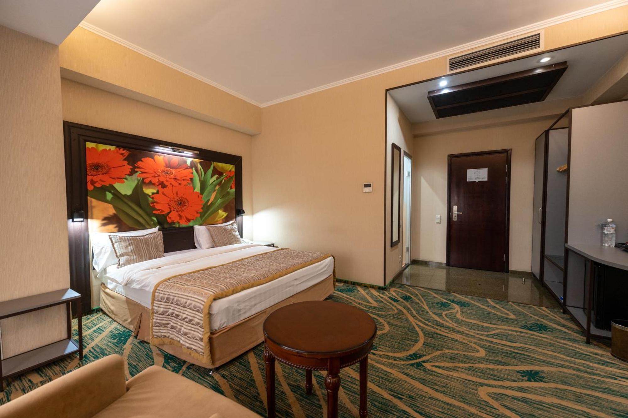 Kazzhol Hotel